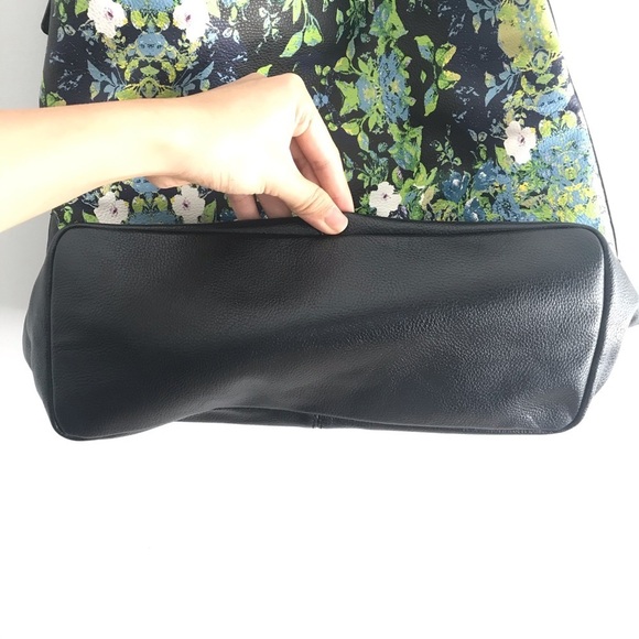 Charlotte Ronson Floral Tote Bag - Picture 4 of 12